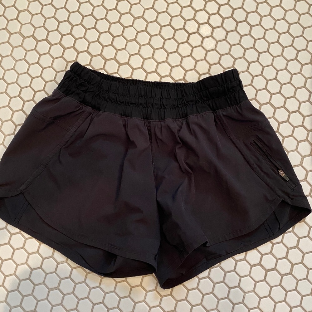 Lululemon Tracker Shorts size 6